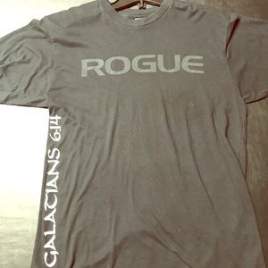 Rogue men’s medium short sleeve shirt
